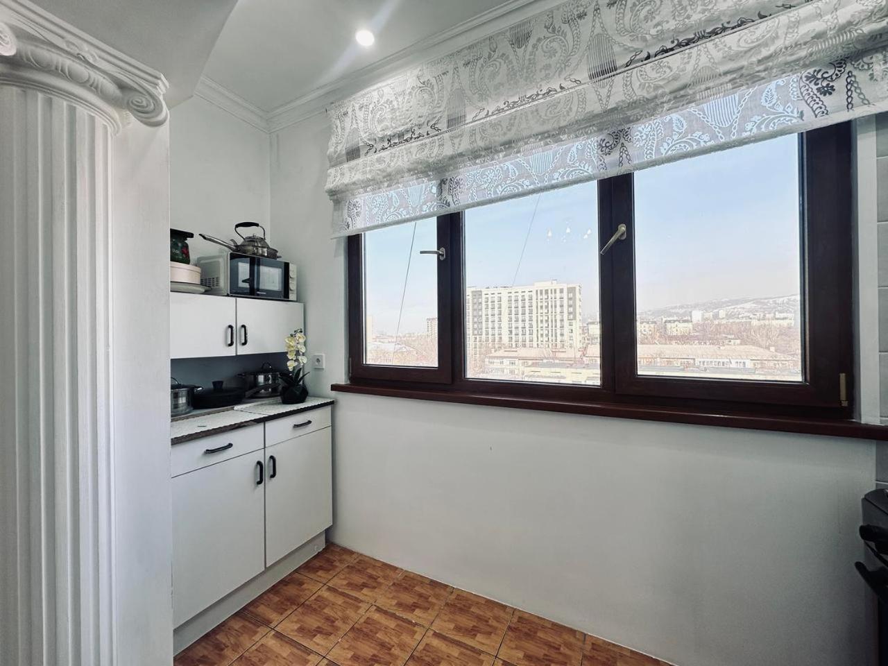 3 Ком Квартира На Абая Сейфуллина Almatý Exterior foto